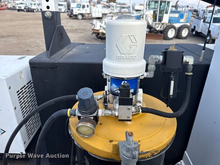 image for item EG1810 2018 Peterbilt 337 utility / service truck