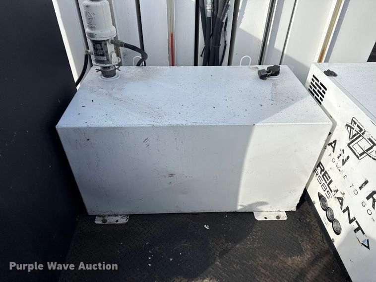 image for item EG1810 2018 Peterbilt 337 utility / service truck