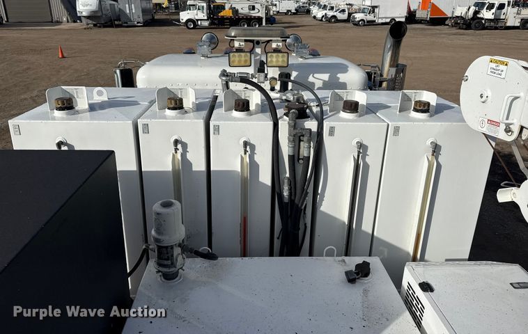 image for item EG1810 2018 Peterbilt 337 utility / service truck