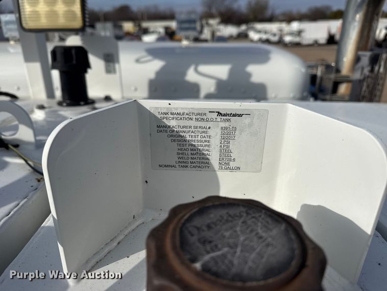 image for item EG1810 2018 Peterbilt 337 utility / service truck