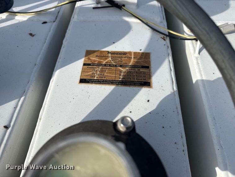 image for item EG1810 2018 Peterbilt 337 utility / service truck