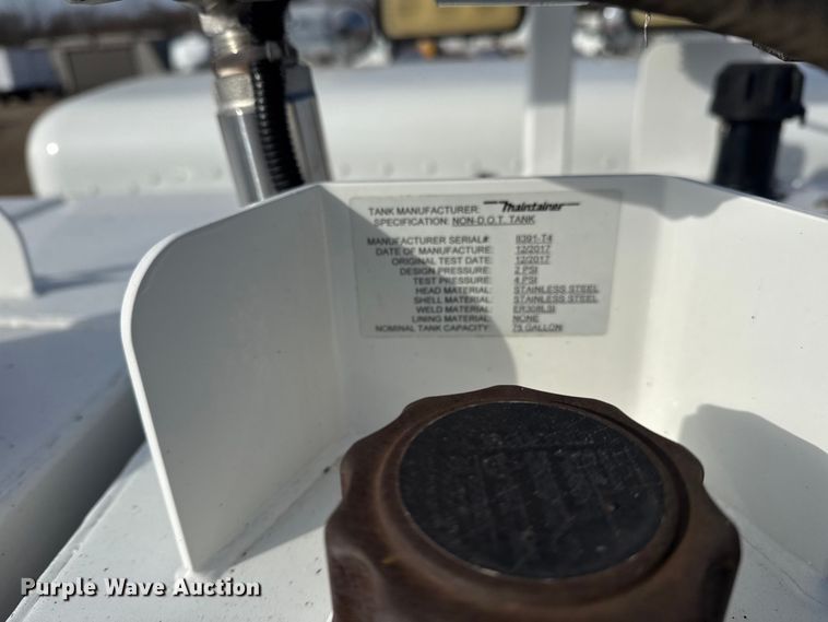 image for item EG1810 2018 Peterbilt 337 utility / service truck