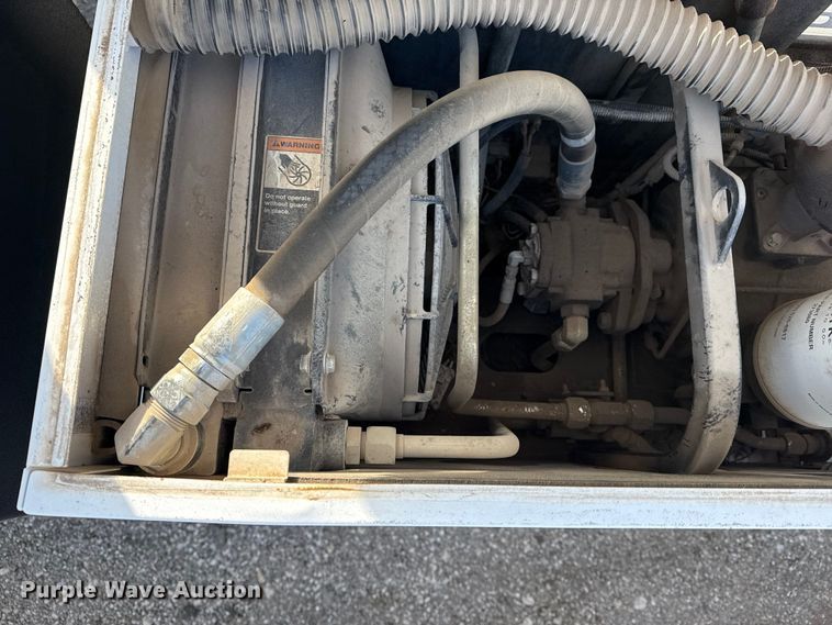 image for item EG1810 2018 Peterbilt 337 utility / service truck