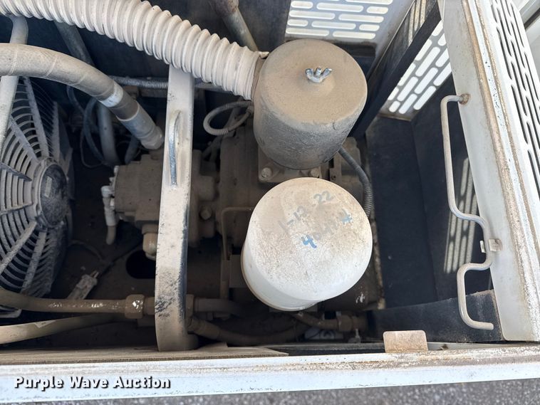 image for item EG1810 2018 Peterbilt 337 utility / service truck