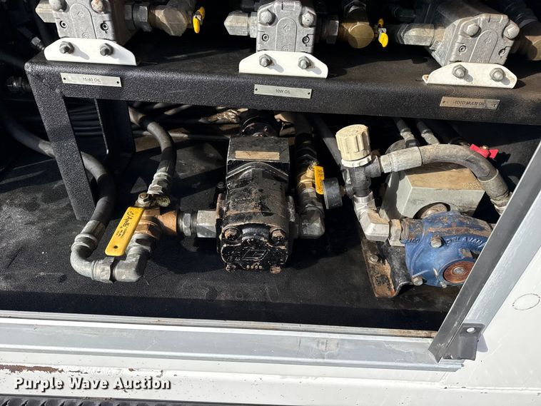 image for item EG1810 2018 Peterbilt 337 utility / service truck