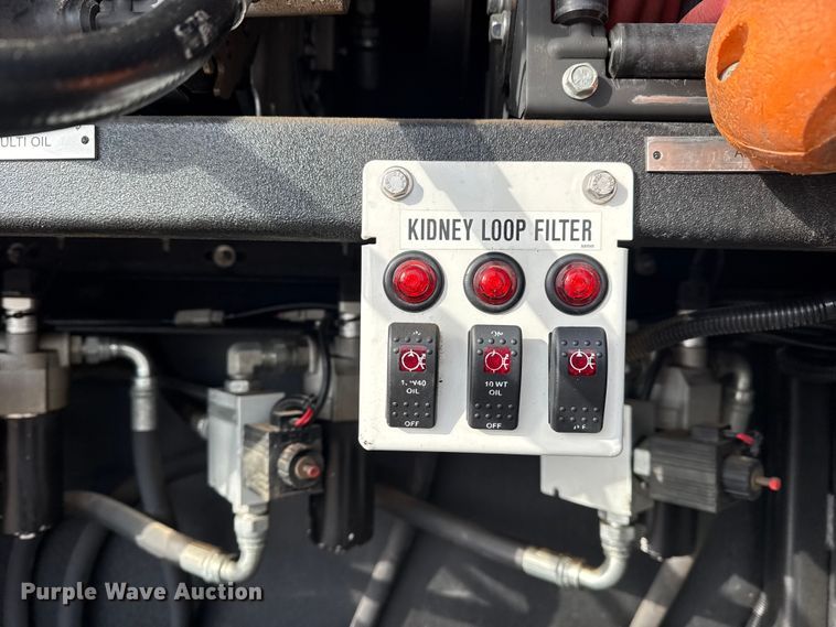 image for item EG1810 2018 Peterbilt 337 utility / service truck