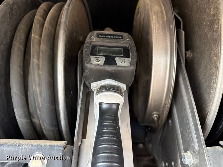 image for item EG1810 2018 Peterbilt 337 utility / service truck