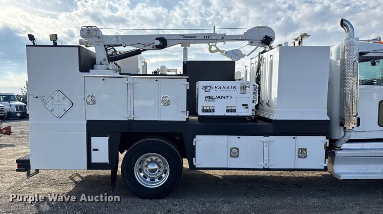 image for item EG1810 2018 Peterbilt 337 utility / service truck