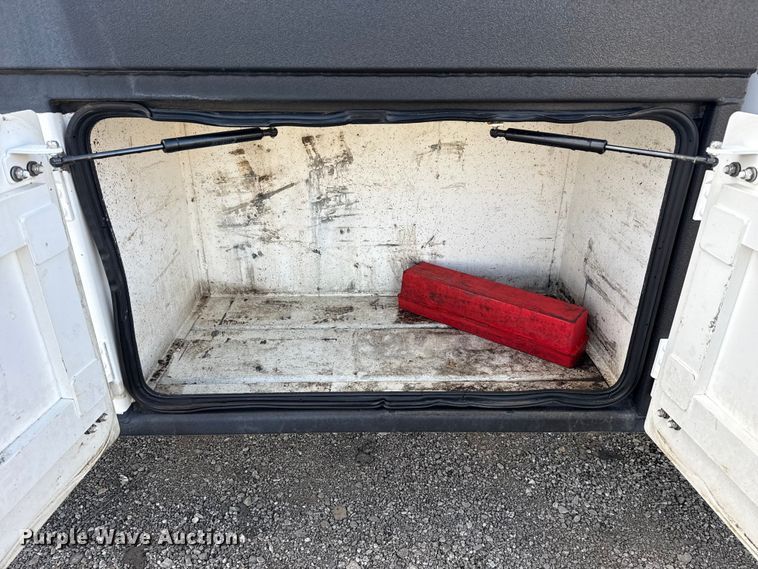 image for item EG1810 2018 Peterbilt 337 utility / service truck