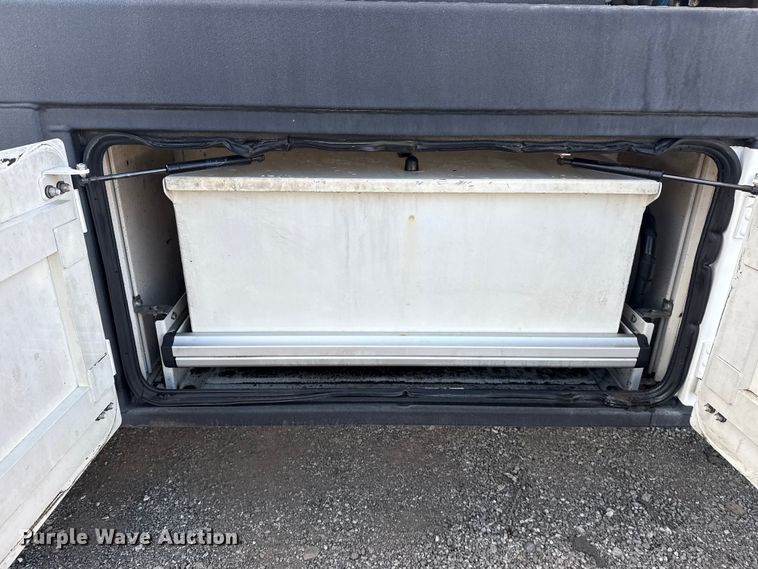 image for item EG1810 2018 Peterbilt 337 utility / service truck