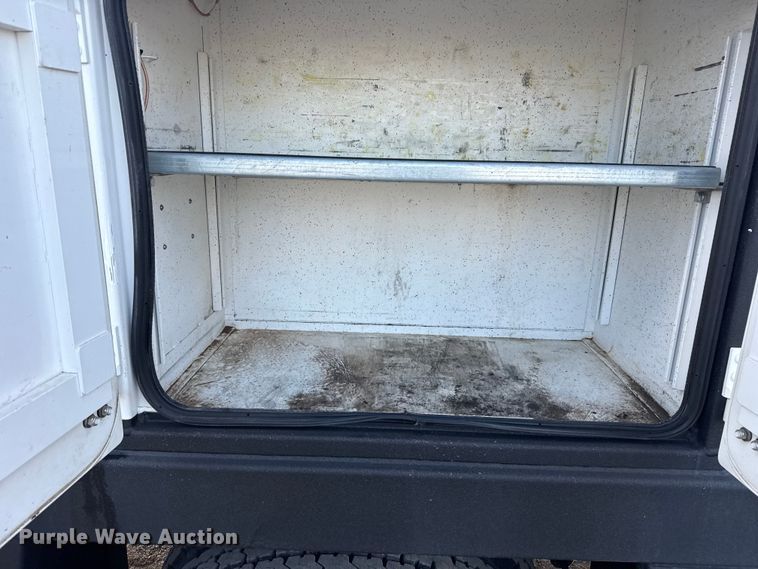 image for item EG1810 2018 Peterbilt 337 utility / service truck