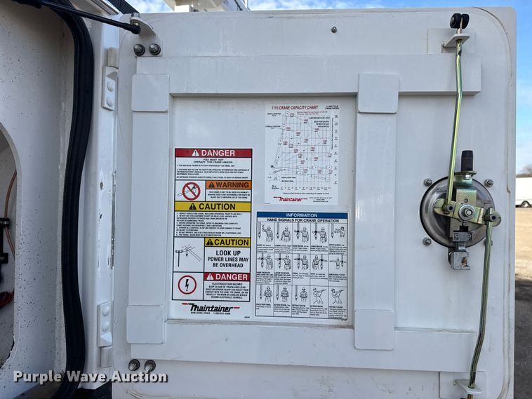 image for item EG1810 2018 Peterbilt 337 utility / service truck