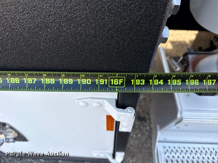 image for item EG1810 2018 Peterbilt 337 utility / service truck