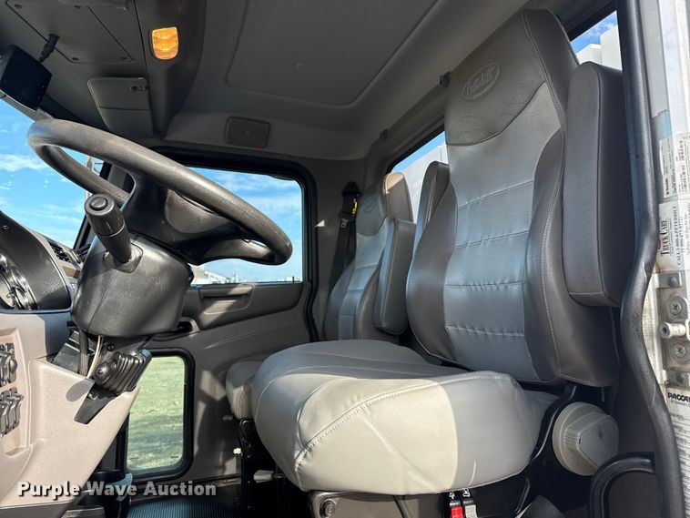 image for item EG1810 2018 Peterbilt 337 utility / service truck