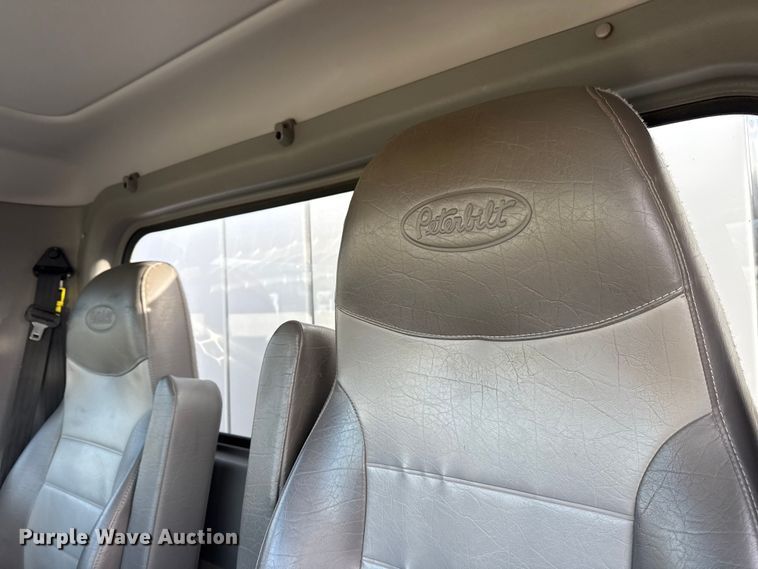 image for item EG1810 2018 Peterbilt 337 utility / service truck