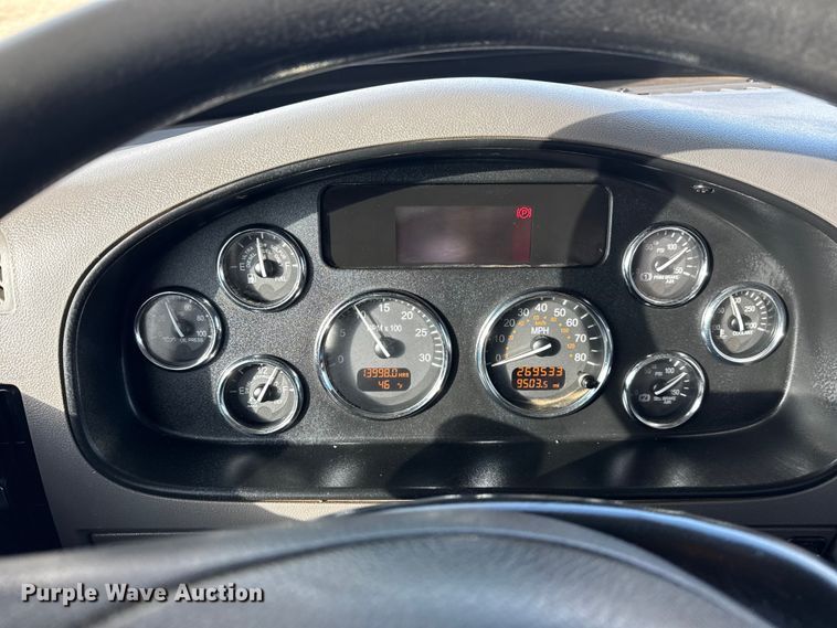 image for item EG1810 2018 Peterbilt 337 utility / service truck