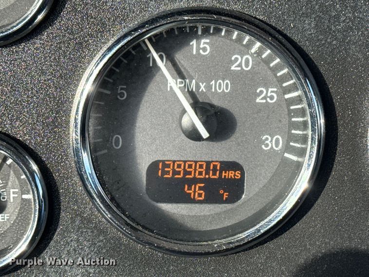 image for item EG1810 2018 Peterbilt 337 utility / service truck