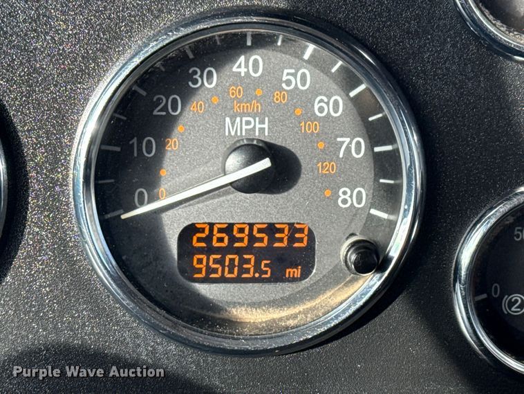 image for item EG1810 2018 Peterbilt 337 utility / service truck