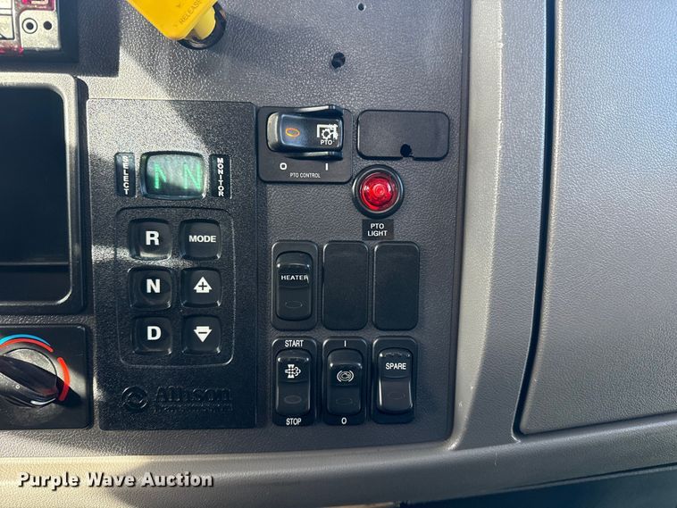 image for item EG1810 2018 Peterbilt 337 utility / service truck