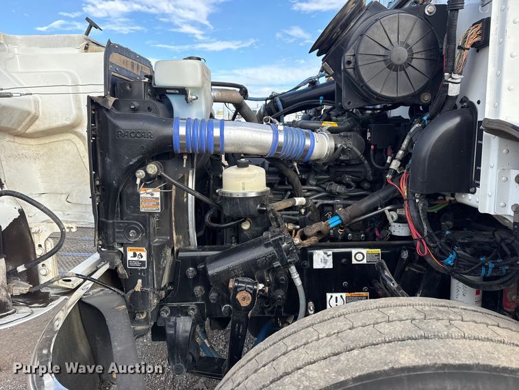 image for item EG1810 2018 Peterbilt 337 utility / service truck