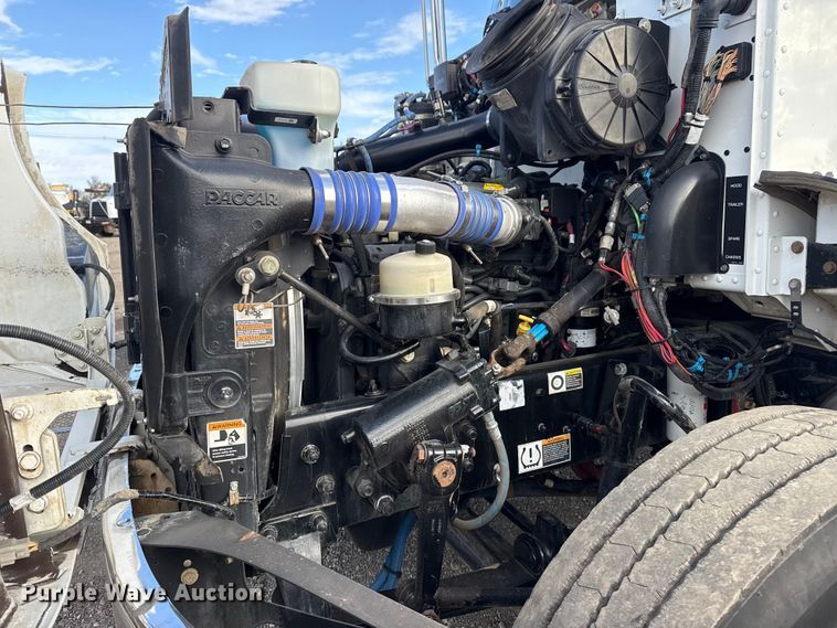 image for item EG1810 2018 Peterbilt 337 utility / service truck