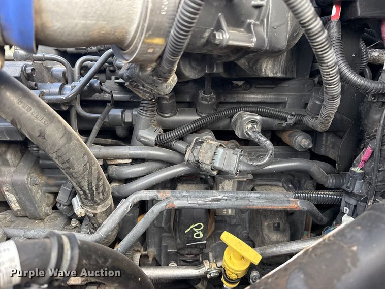 image for item EG1810 2018 Peterbilt 337 utility / service truck