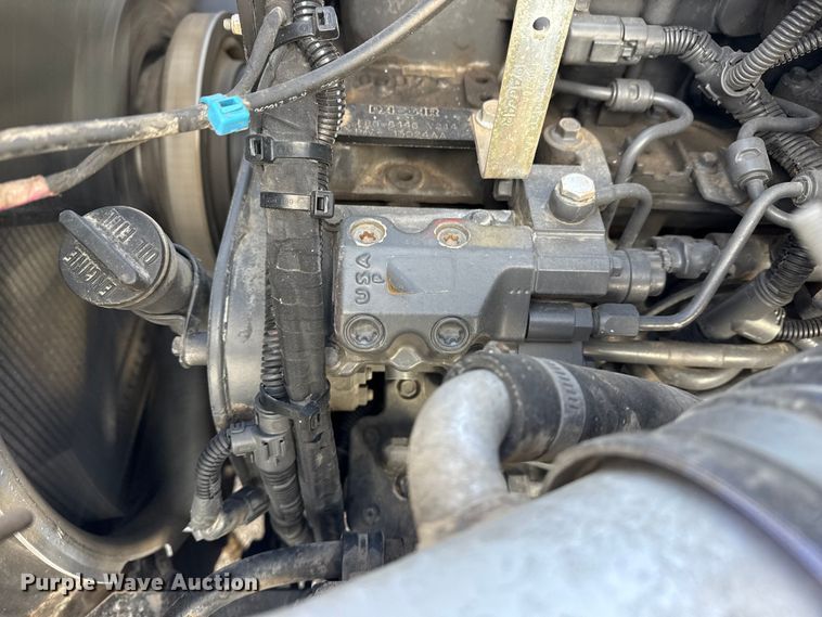 image for item EG1810 2018 Peterbilt 337 utility / service truck