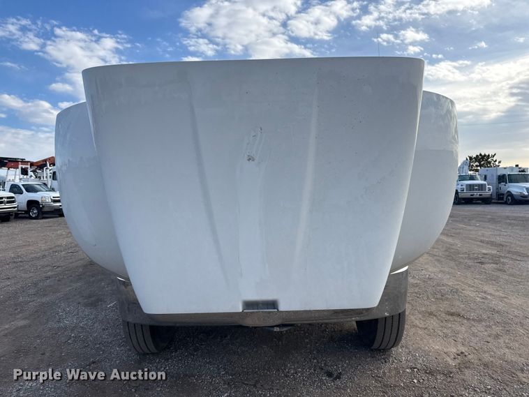 image for item EG1810 2018 Peterbilt 337 utility / service truck