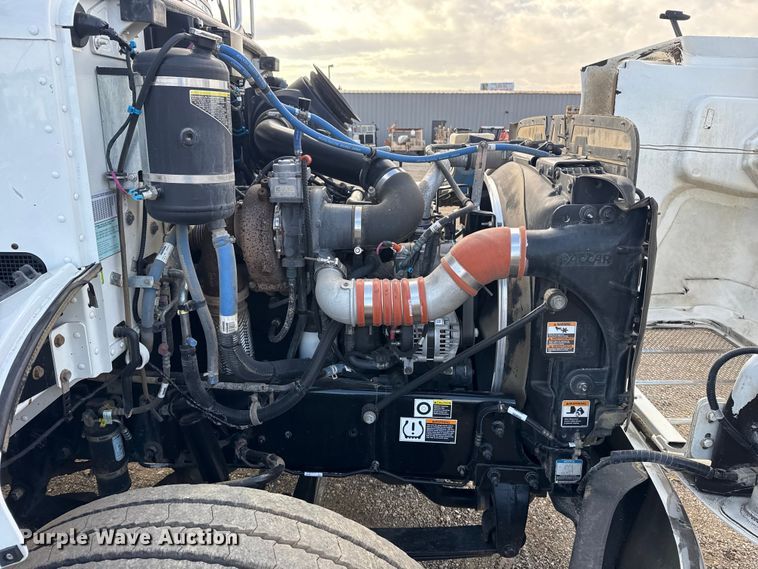 image for item EG1810 2018 Peterbilt 337 utility / service truck