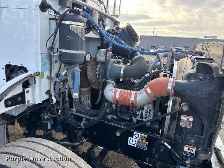 image for item EG1810 2018 Peterbilt 337 utility / service truck