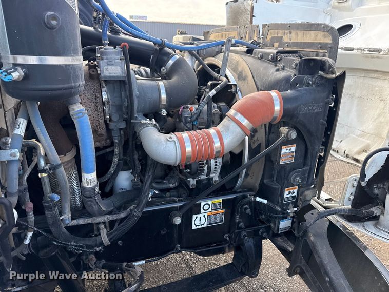 image for item EG1810 2018 Peterbilt 337 utility / service truck