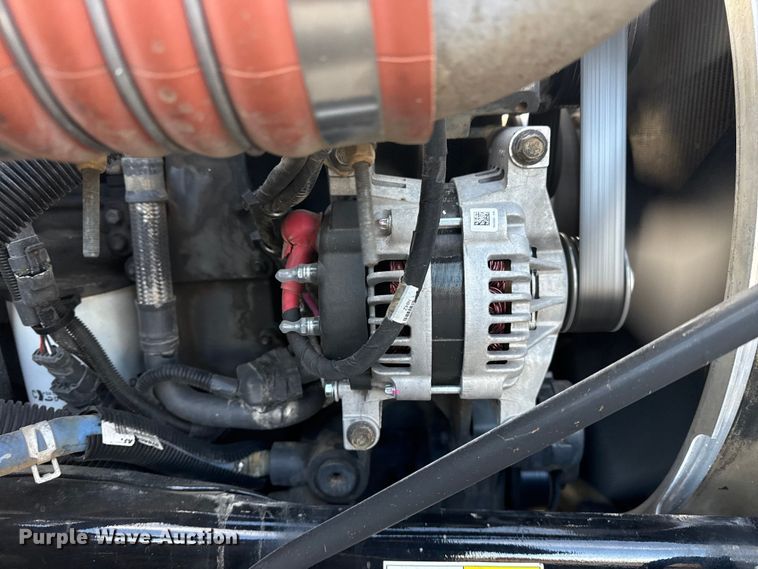 image for item EG1810 2018 Peterbilt 337 utility / service truck