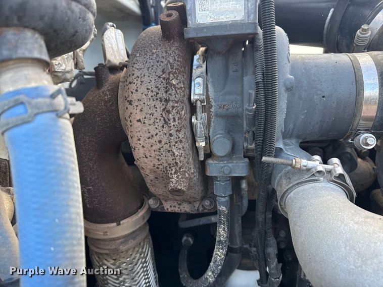 image for item EG1810 2018 Peterbilt 337 utility / service truck