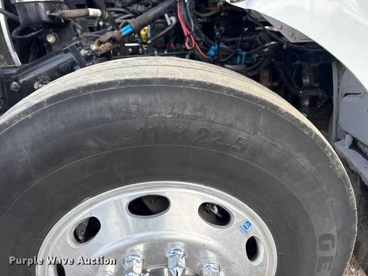 image for item EG1810 2018 Peterbilt 337 utility / service truck