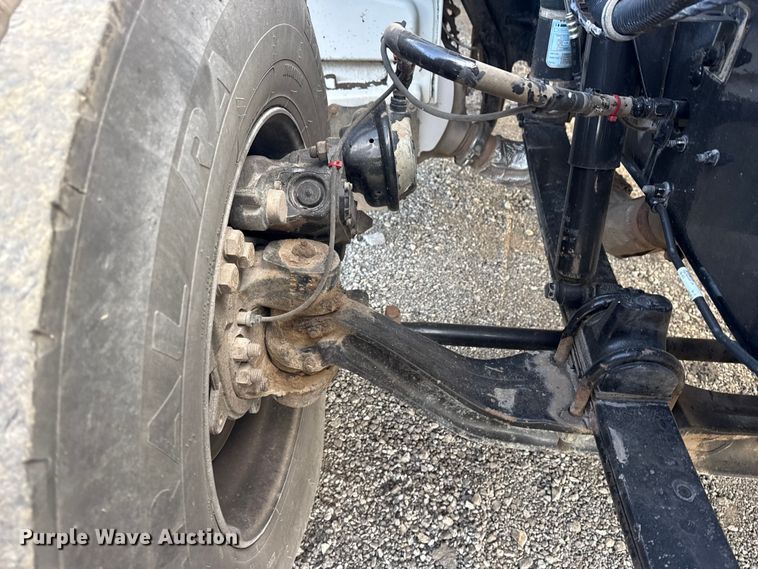 image for item EG1810 2018 Peterbilt 337 utility / service truck