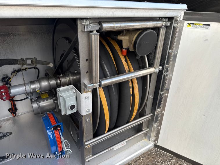 image for item EG1834 1983 Mack DM492S fuel / lube truck