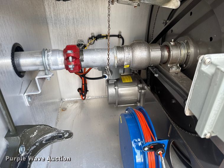 image for item EG1834 1983 Mack DM492S fuel / lube truck