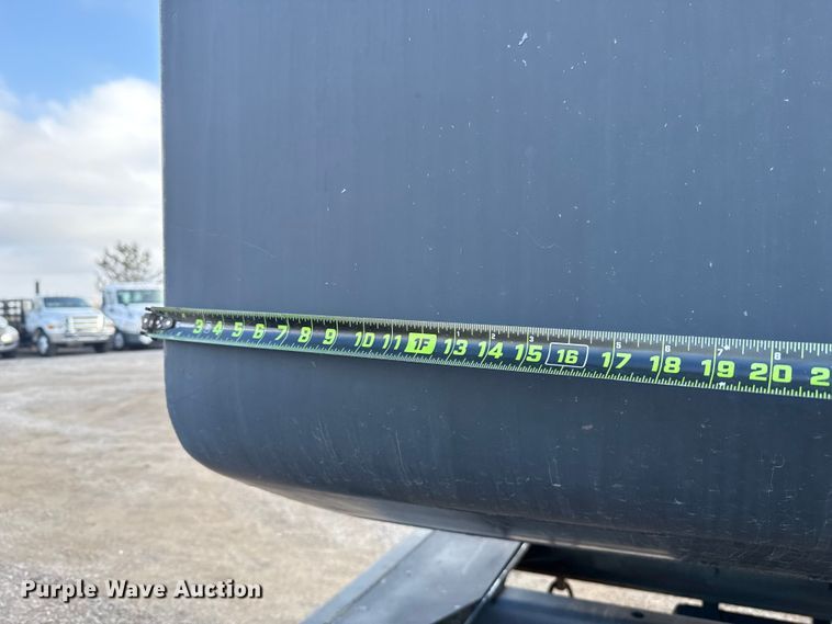 image for item EG1834 1983 Mack DM492S fuel / lube truck