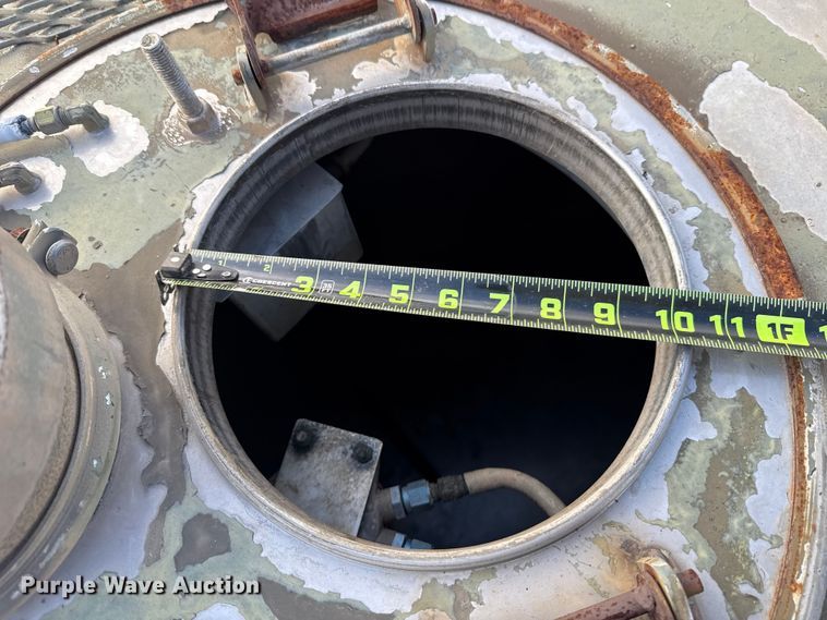 image for item EG1834 1983 Mack DM492S fuel / lube truck