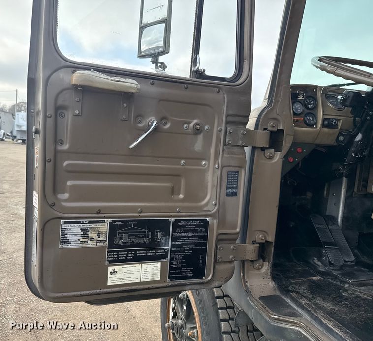 image for item EG1834 1983 Mack DM492S fuel / lube truck