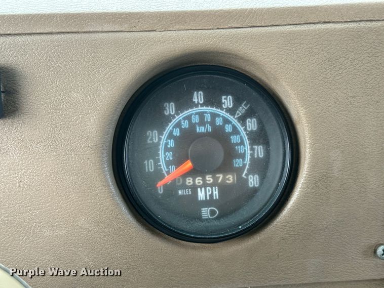 image for item EG1834 1983 Mack DM492S fuel / lube truck