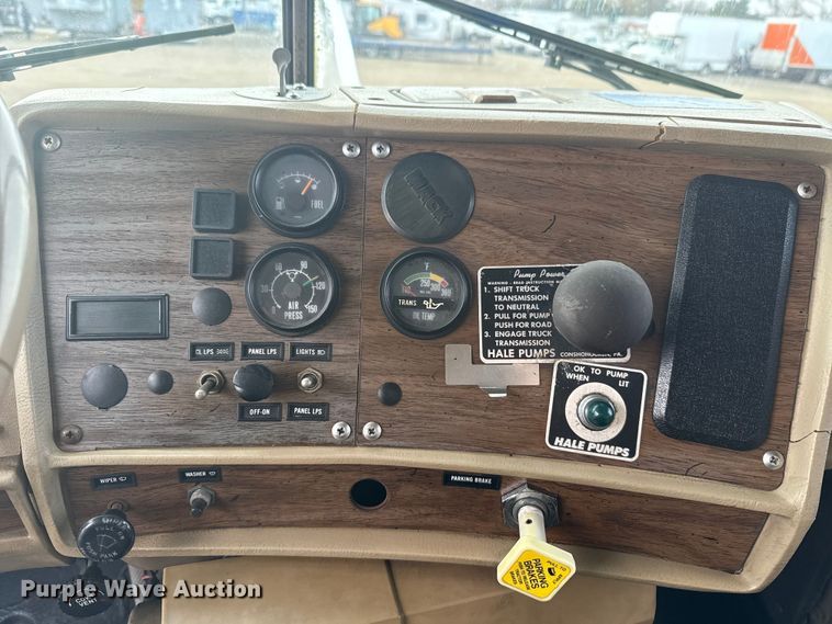 image for item EG1834 1983 Mack DM492S fuel / lube truck