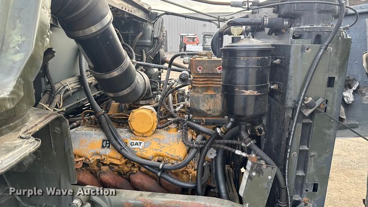 image for item EG1834 1983 Mack DM492S fuel / lube truck