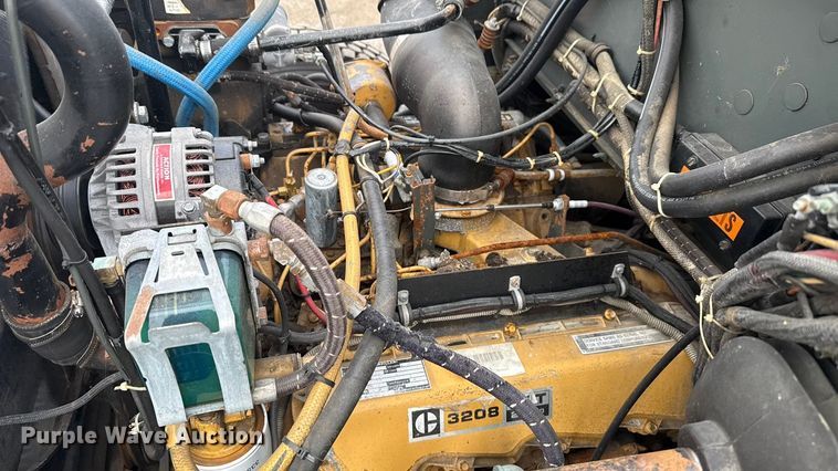 image for item EG1834 1983 Mack DM492S fuel / lube truck