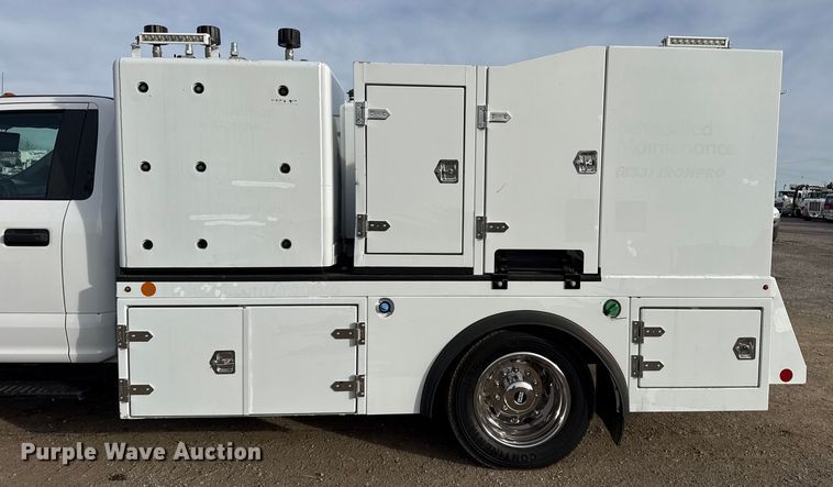 image for item EG1902 2018 Ford F550 Super Duty XL utility / service truck