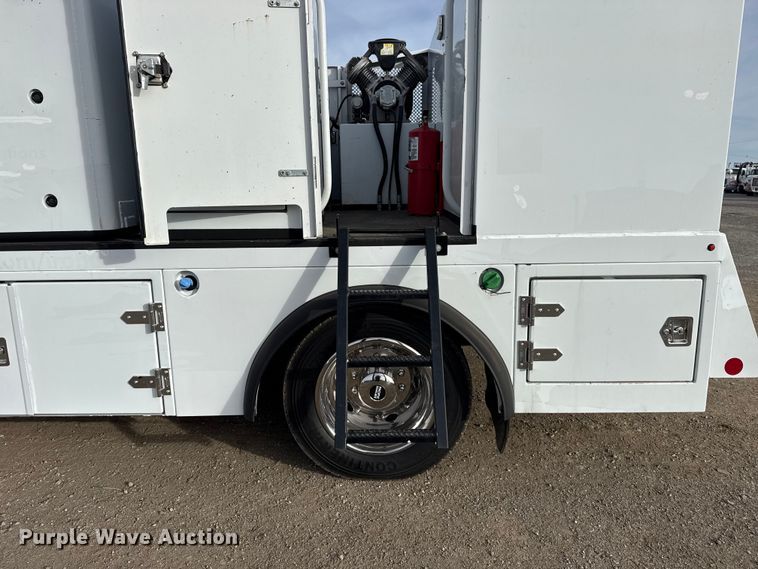 image for item EG1902 2018 Ford F550 Super Duty XL utility / service truck