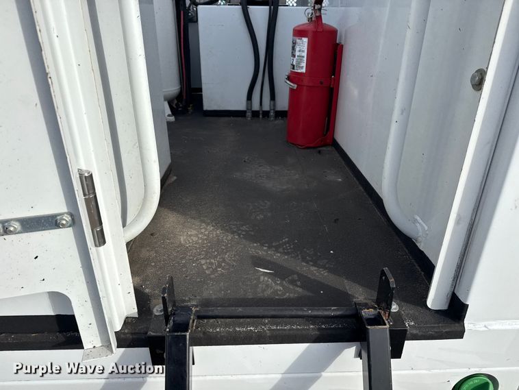 image for item EG1902 2018 Ford F550 Super Duty XL utility / service truck