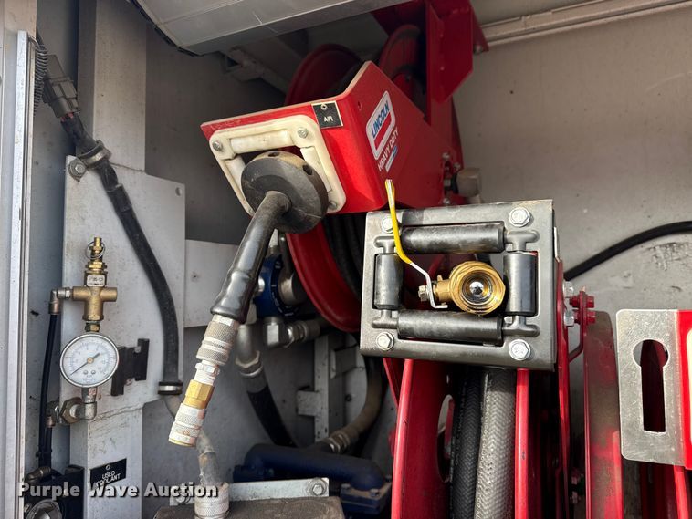 image for item EG1902 2018 Ford F550 Super Duty XL utility / service truck