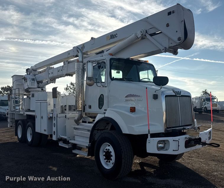 image for item EG1913 2012 Western Star 4900 bucket truck