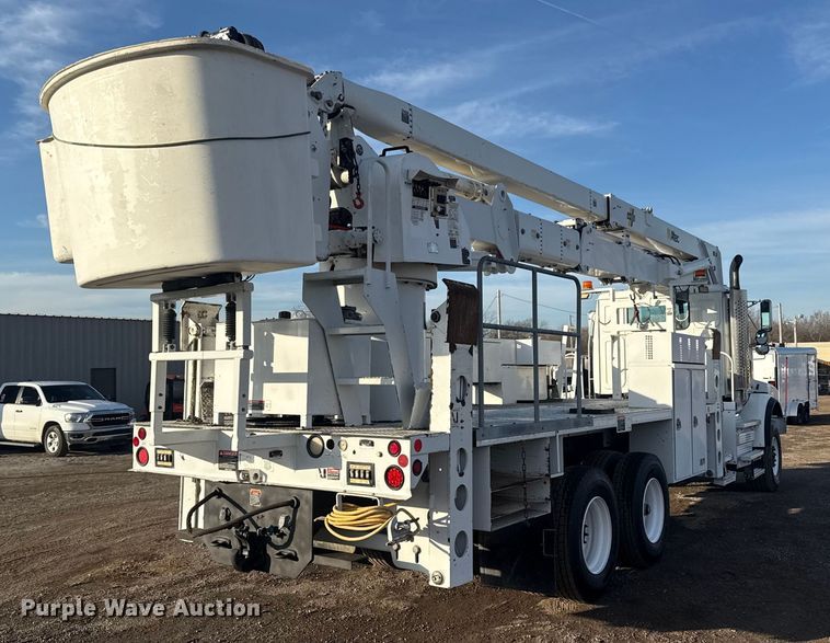 image for item EG1913 2012 Western Star 4900 bucket truck